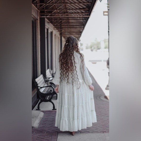 Meet your posher!☺️ - Picture 4 of 16